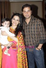 Varun Badola, Rajeshwari Sachdev at Sandesh Mayekar_s daughter_s sangeet in Leela Hotel on 15th Jan 2011 (3).JPG